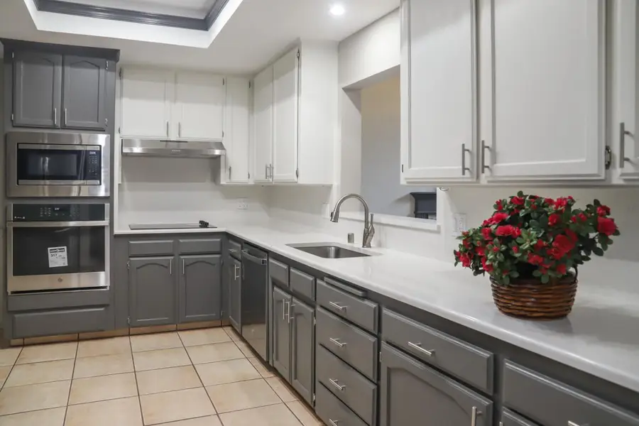 5486 W Sample Avenue, Fresno, CA 93722 - #3