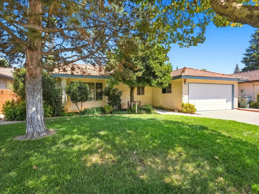 5816 W Fallon Avenue, Fresno, CA 93722 - #2