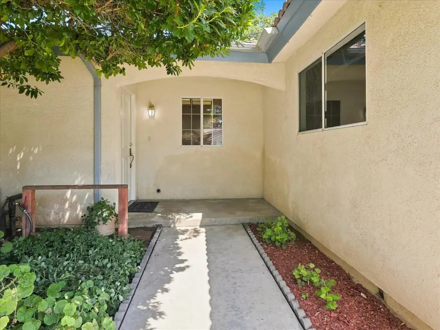 5816 W Fallon Avenue, Fresno, CA 93722 - #3