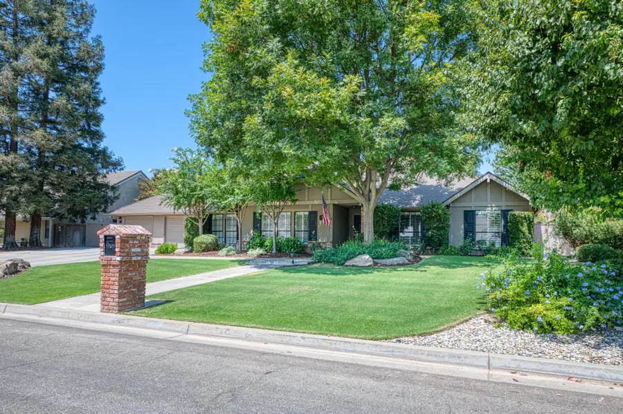 3738 W Minarets Avenue, Fresno, CA 93711 - #2