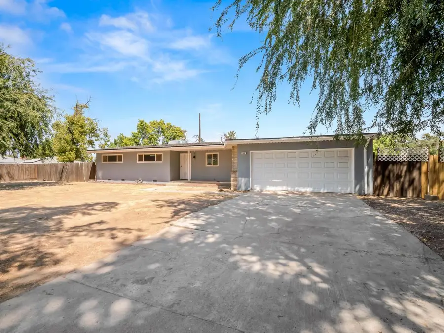 948 W Gettysburg Avenue, Fresno, CA 93705 - #3