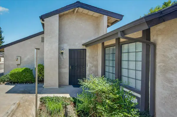 1657 Willow Ave, Clovis, CA 93612