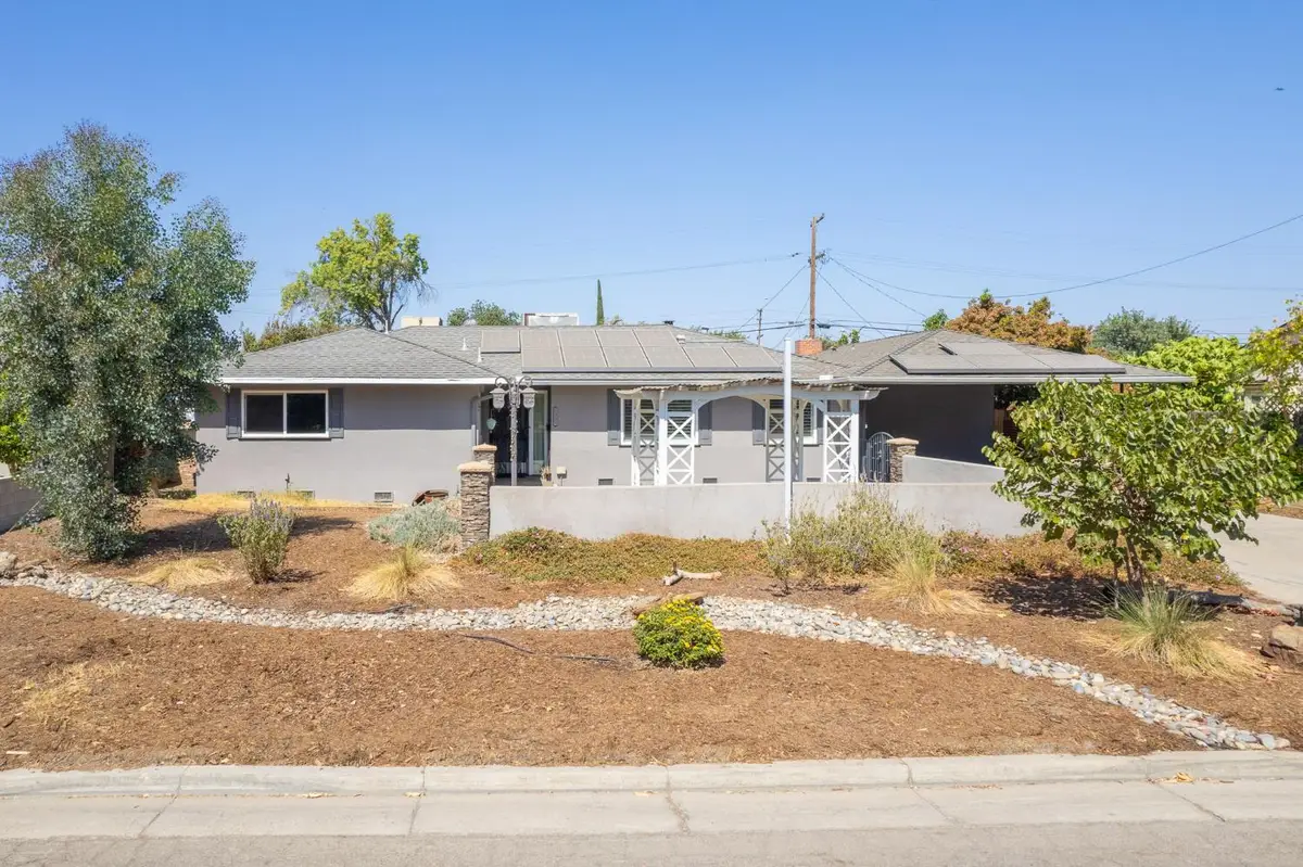 2995 E Buckingham Way, Fresno, CA 93726 - #1