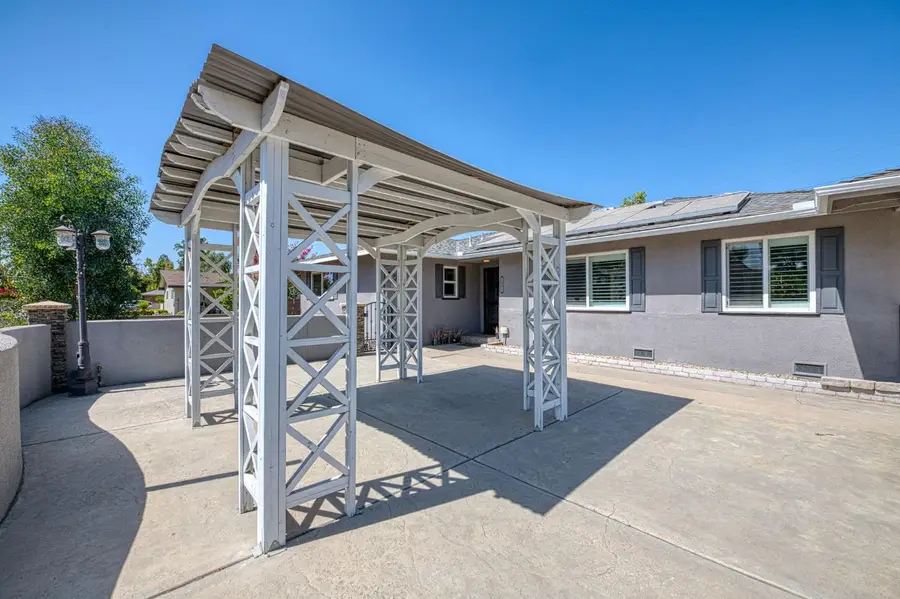 2995 E Buckingham Way, Fresno, CA 93726 - #2