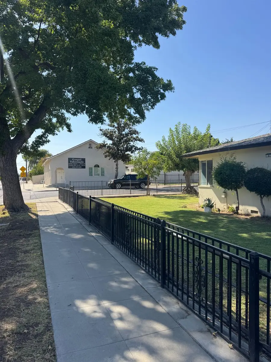 3845 E Lowe Avenue, Fresno, CA 93702 - #2
