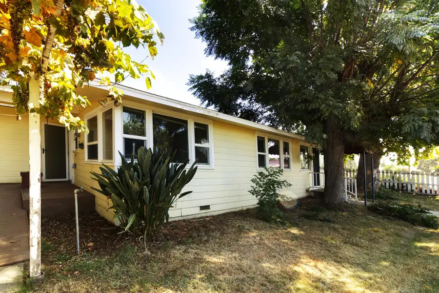 12725 S Fowler Avenue, Selma, CA 93662 - #3