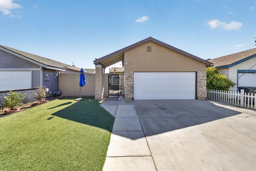 2638 N Selland Avenue, Fresno, CA 93722 - #2