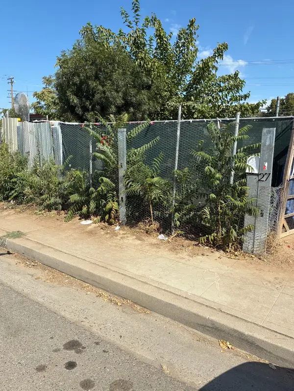 27 Whitesbridge E, Fresno, CA 93706