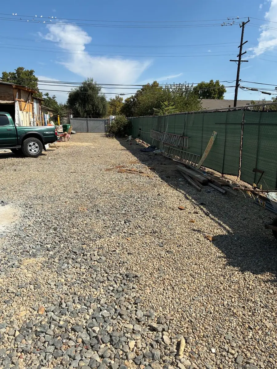 27 Whitesbridge E, Fresno, CA 93706 - #3