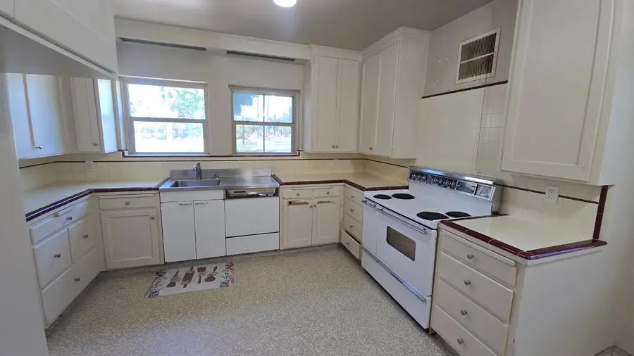 3966 Huntington Boulevard, Fresno, CA 93702 - #3