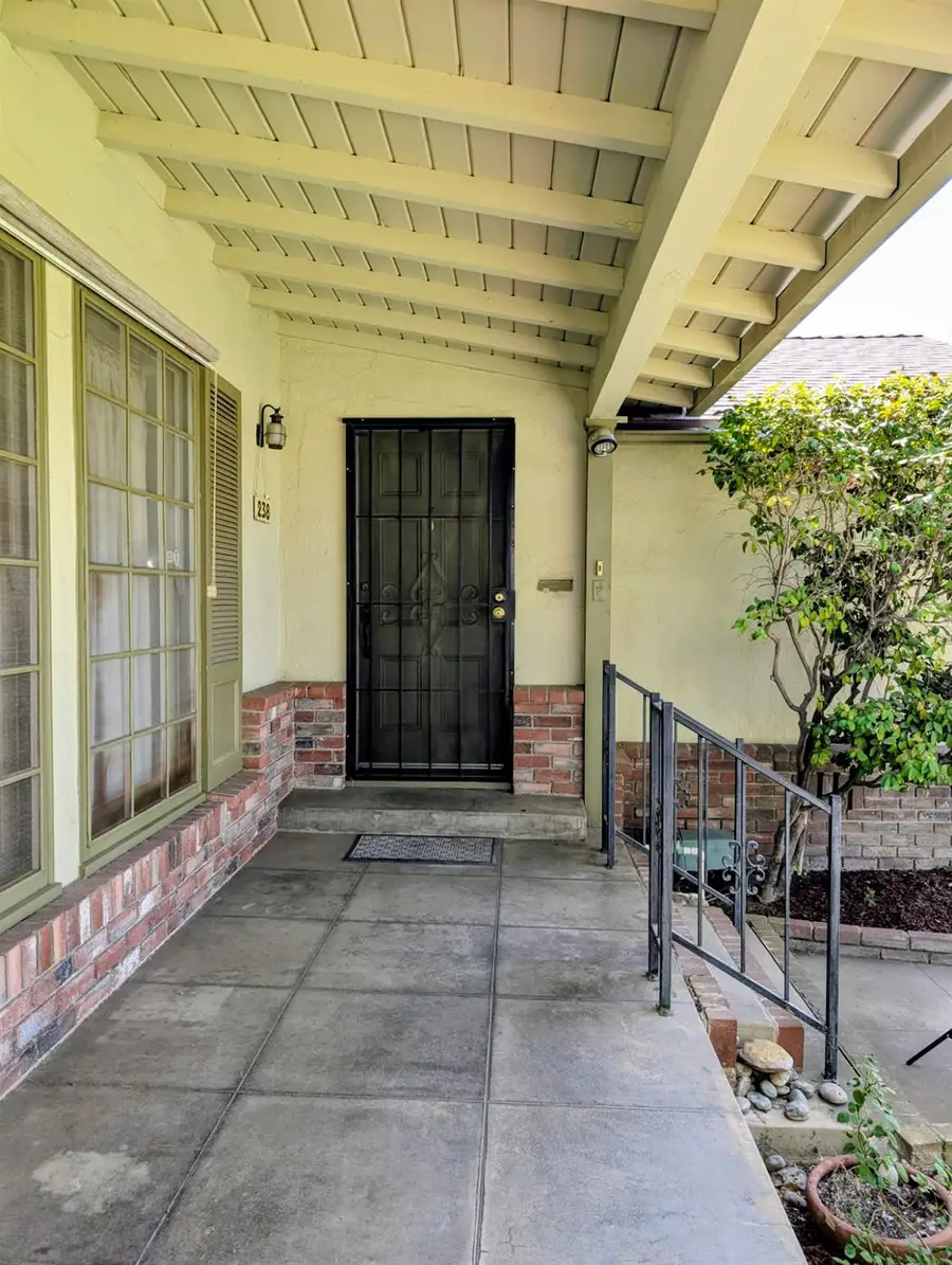 238 E Brown Avenue, Fresno, CA 93704 - #3