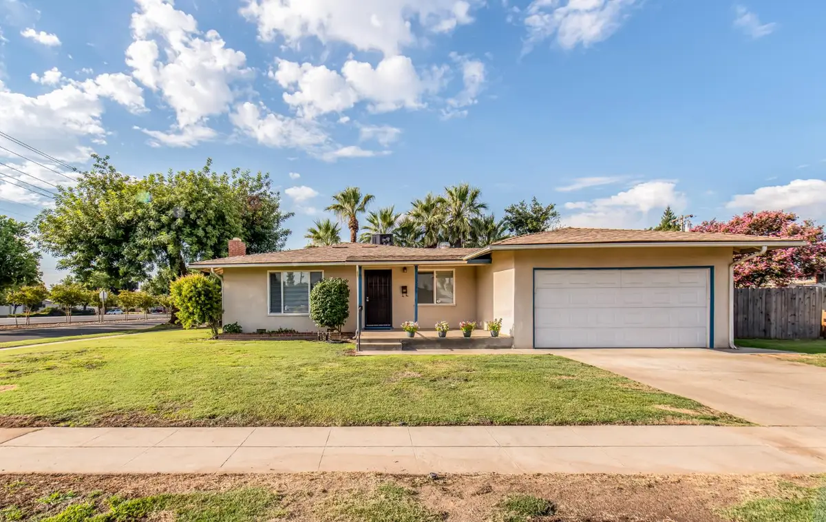 3086 E Holland Avenue, Fresno, CA 93726 - #1
