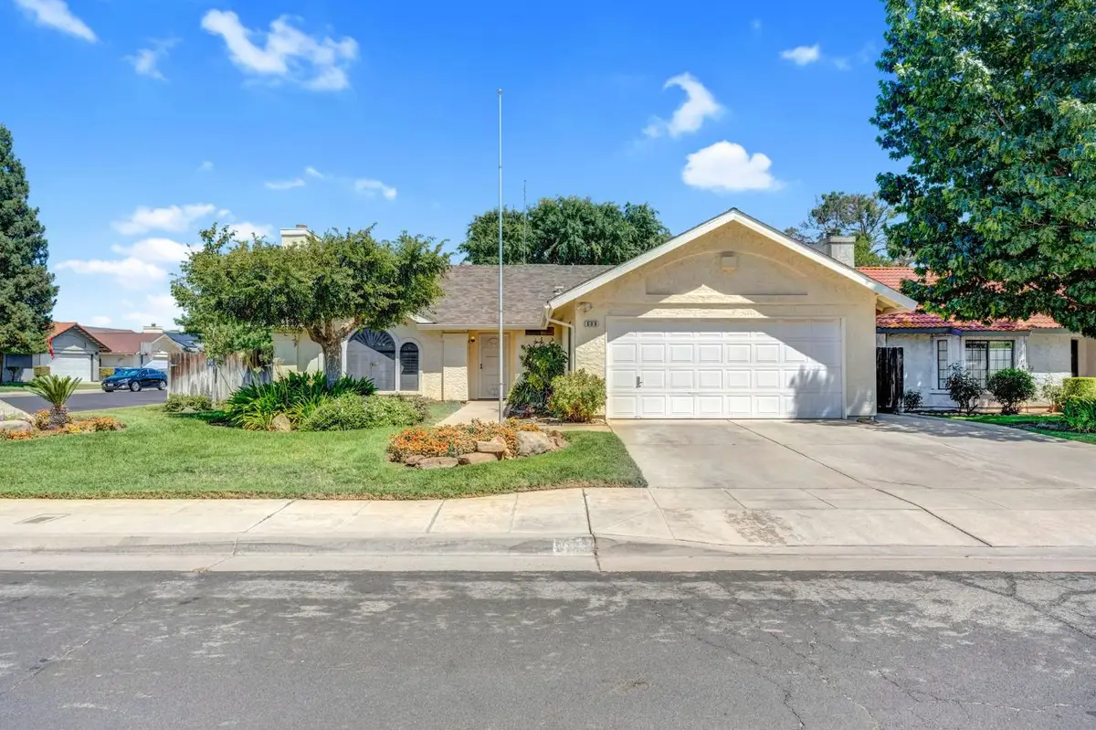 689 N Stanford Avenue, Clovis, CA 93611 - #1