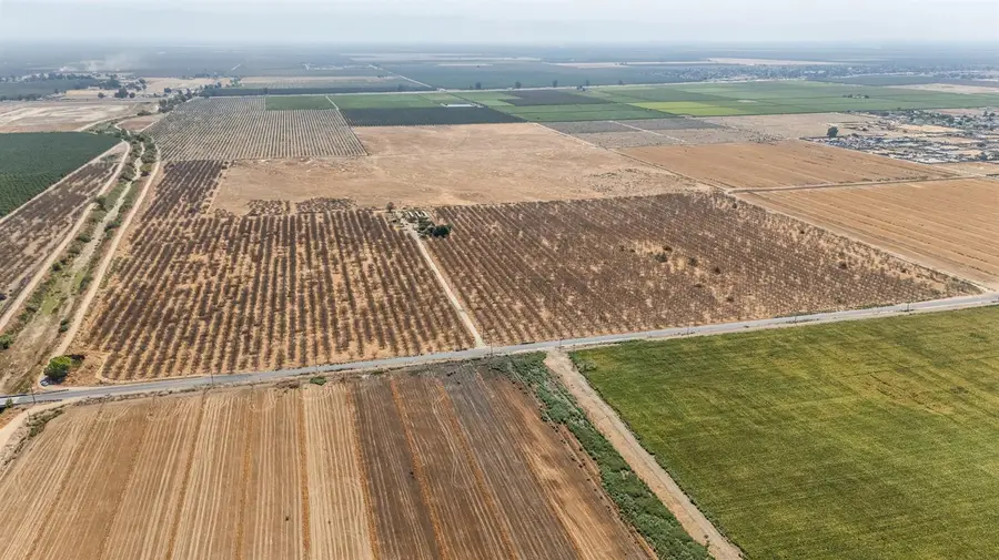 1 Rd 120, Earlimart, CA 93219 - #3