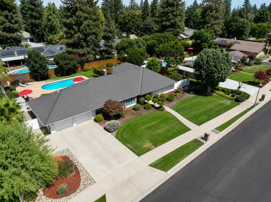 3230 W Alluvial Avenue, Fresno, CA 93711 - #2