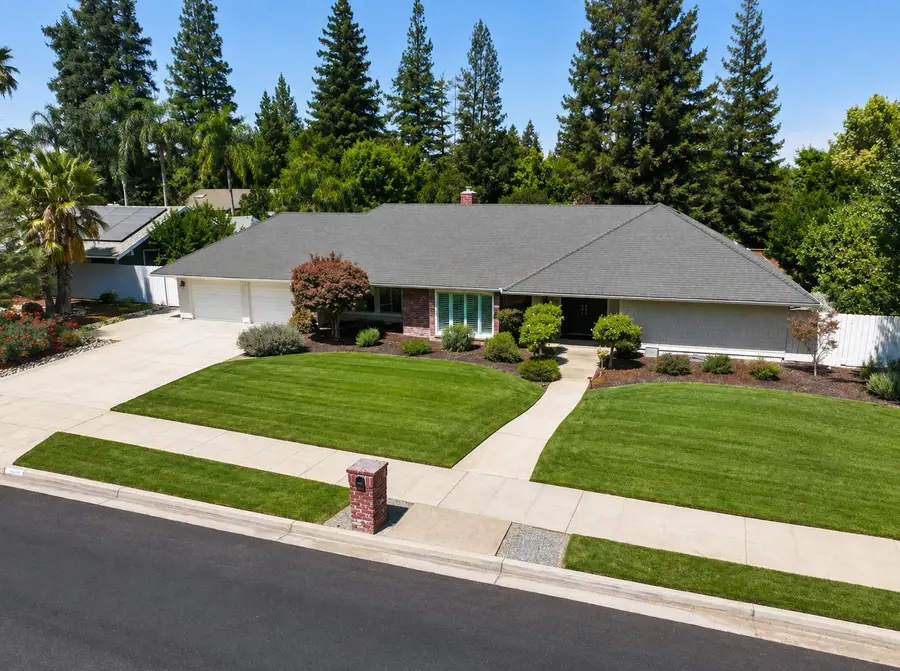 3230 W Alluvial Avenue, Fresno, CA 93711 - #3