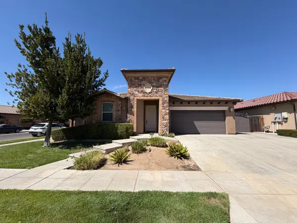 5867 E Laurite Avenue, Fresno, CA 93727
