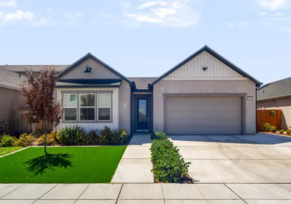 2642 Highland Avenue, Clovis, CA 93619