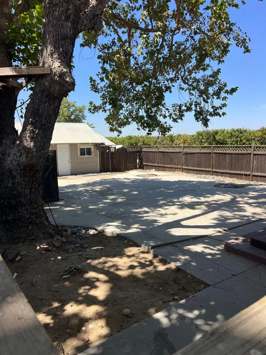 16671 S Bethel Avenue, Kingsburg, CA 93631 - #2