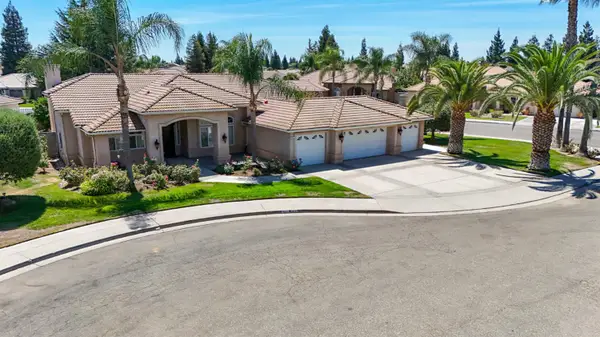 3077 Express Court, Madera, CA 93637