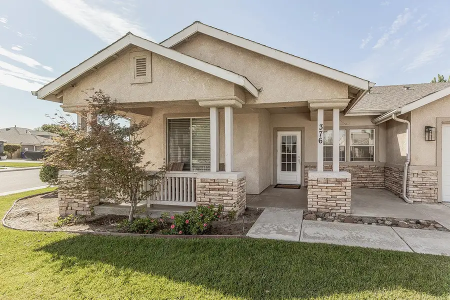 376 W Orange Street, Kingsburg, CA 93631 - #2