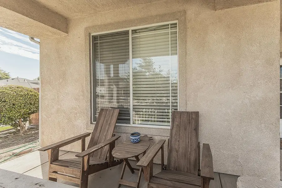 376 W Orange Street, Kingsburg, CA 93631 - #3