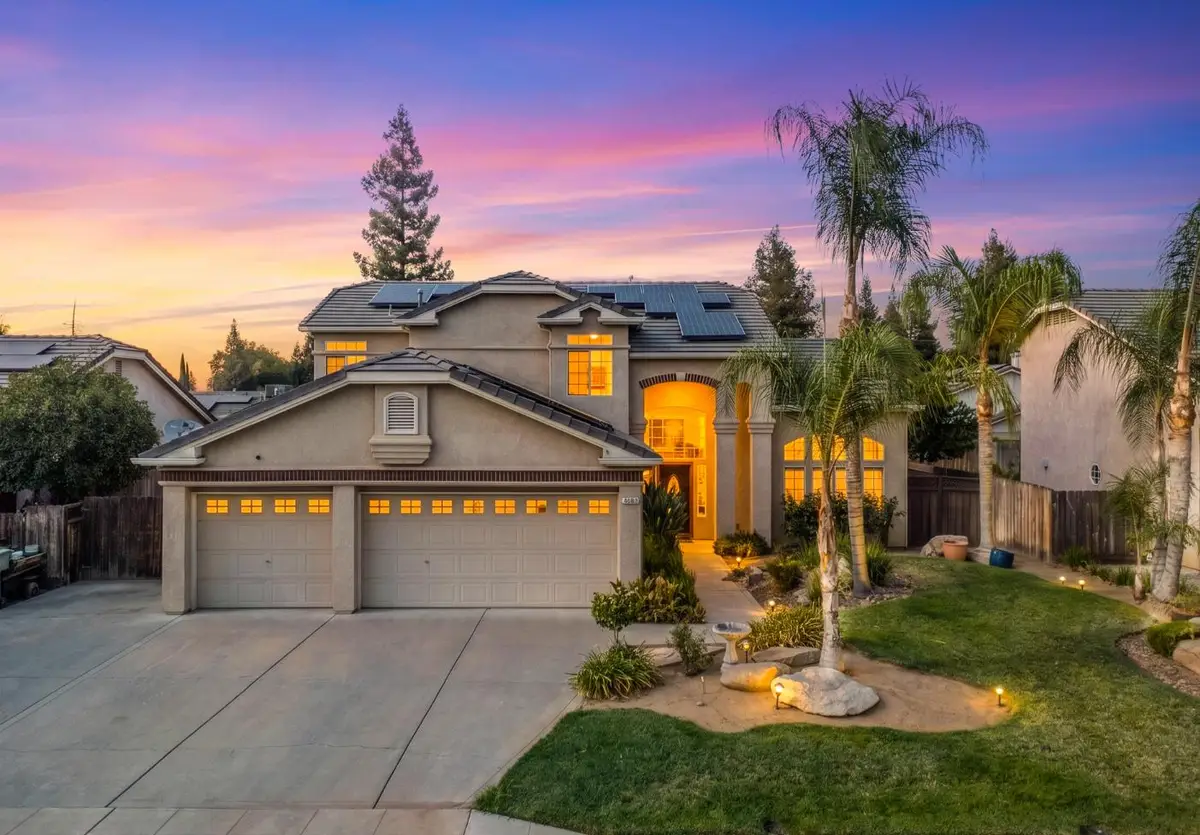 2433 Twain Avenue, Clovis, CA 93611 - #1