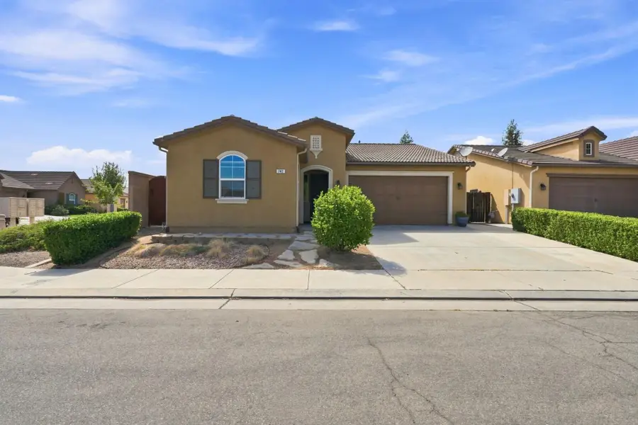 742 Kaweah Avenue, Clovis, CA 93619 - #2