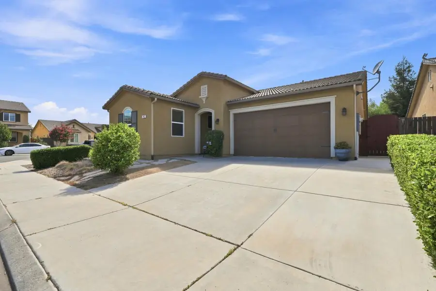 742 Kaweah Avenue, Clovis, CA 93619 - #3
