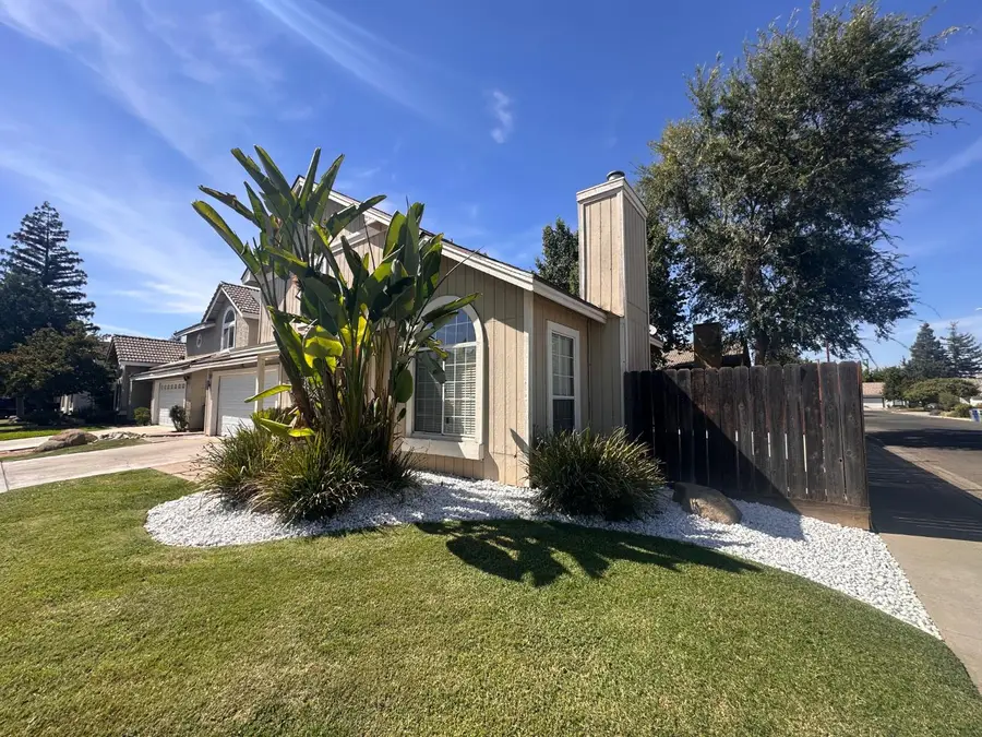 2214 E Chennault Avenue, Fresno, CA 93720 - #2