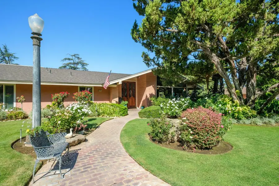 5283 N Pleasant Avenue, Fresno, CA 93711 - #2