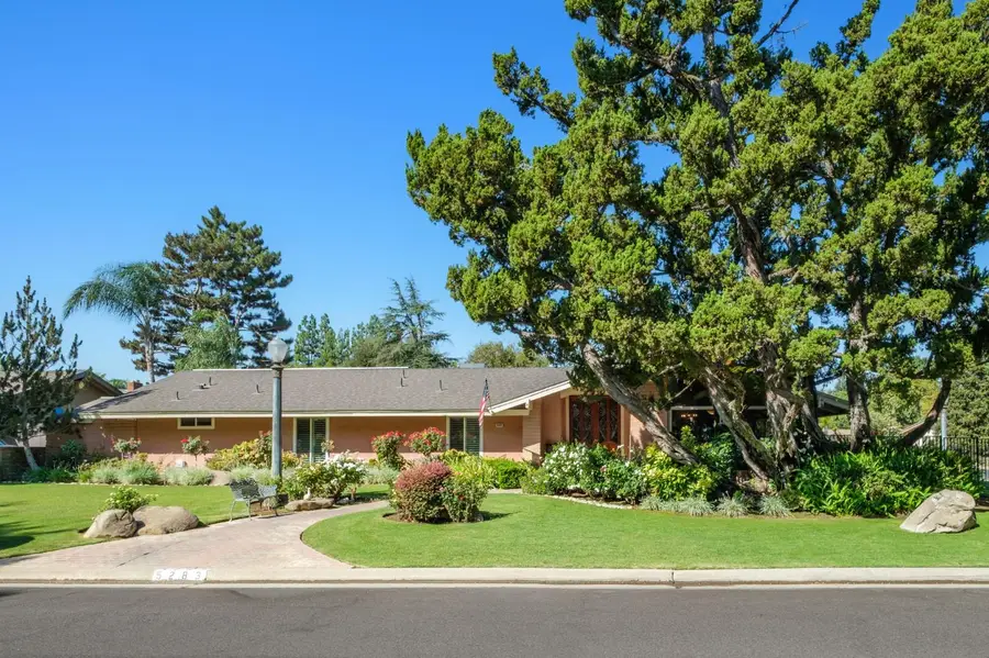 5283 N Pleasant Avenue, Fresno, CA 93711 - #3