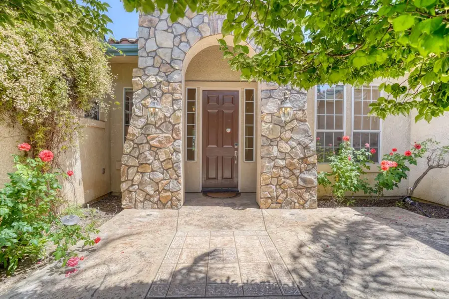 1165 N Fairfax Avenue, Clovis, CA 93611 - #3
