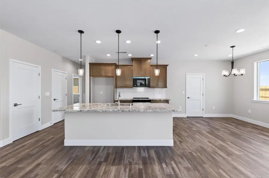 16298 W David Avenue, Kerman, CA 93630 - #2