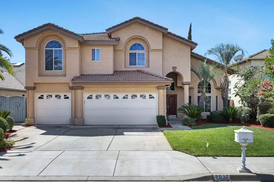2037 E Lester Avenue, Fresno, CA 93720 - #2