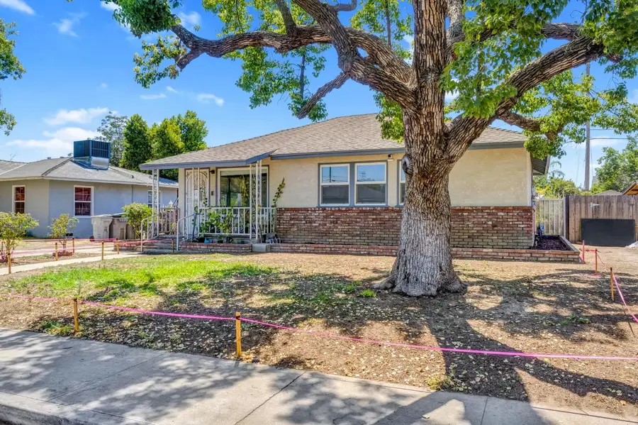 4002 Kenmore Drive N, Fresno, CA 93703 - #3