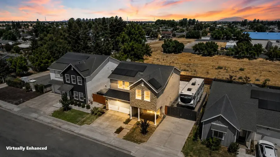 454 S Apricot Avenue, Fresno, CA 93727 - #2