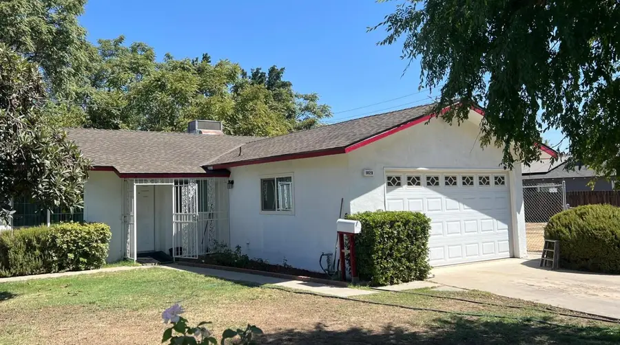 1029 E Cortland Avenue, Fresno, CA 93704 - #2