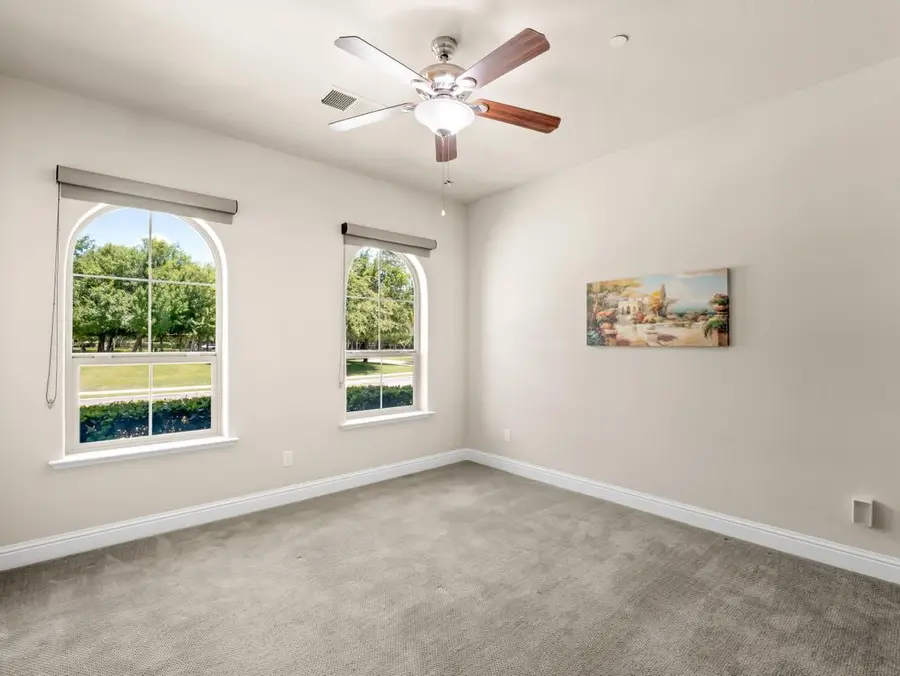 1229 E Via Roma Drive, Fresno, CA 93730 - #3