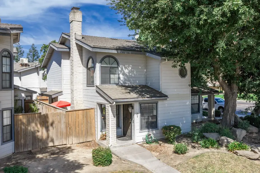 505 S Del Norte Avenue, Kerman, CA 93630 - #2