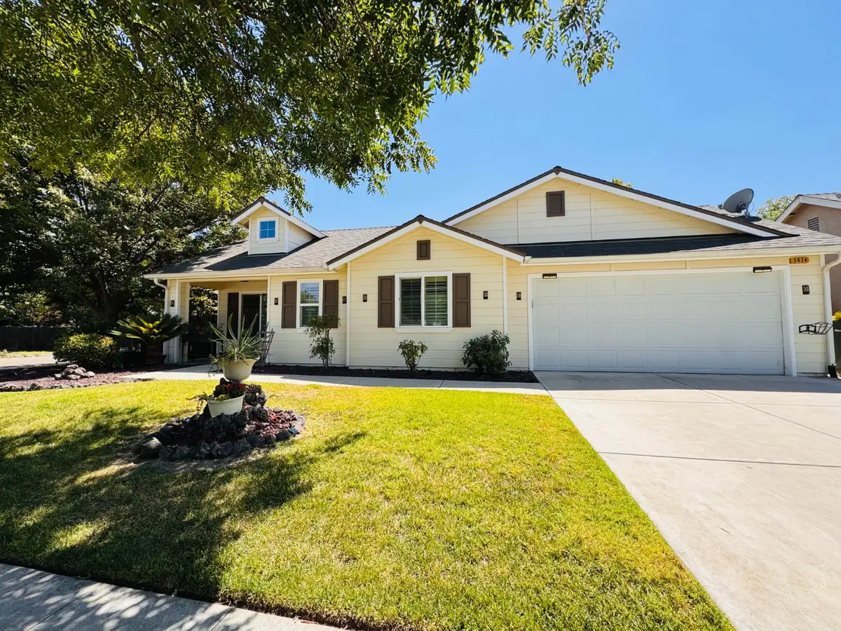 5824 E Kaviland Avenue, Fresno, CA 93727 - #1
