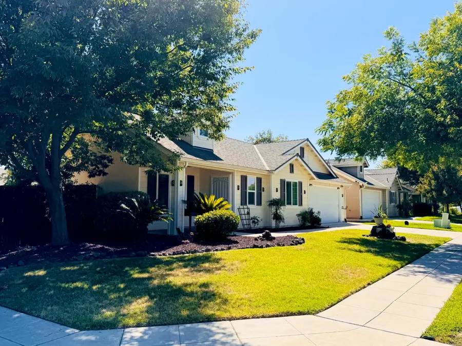 5824 E Kaviland Avenue, Fresno, CA 93727 - #2