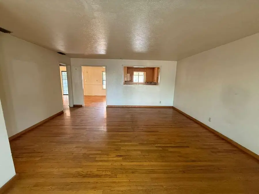 3116 N Arthur Avenue, Fresno, CA 93705 - #3