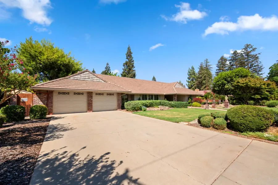2710 W Palo Alto Avenue, Fresno, CA 93711 - #2