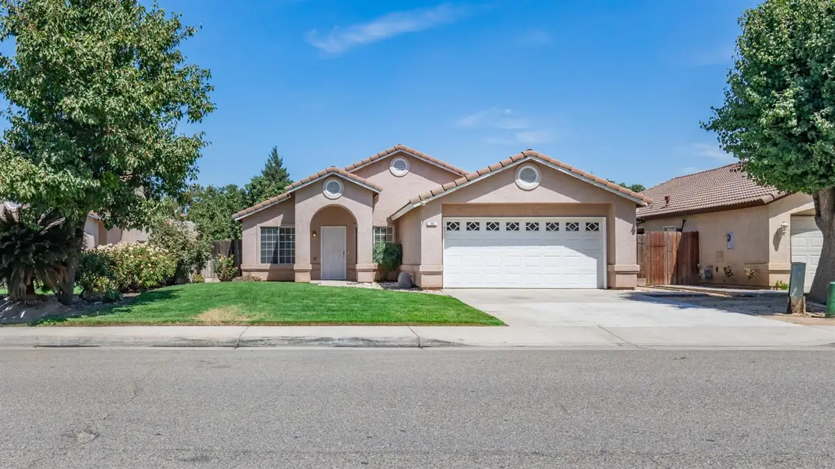 167 Lindquist, Kingsburg, CA 93631 - #1