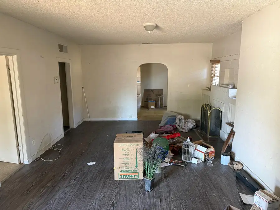 827 E Clinton, Fresno, CA 93704 - #3