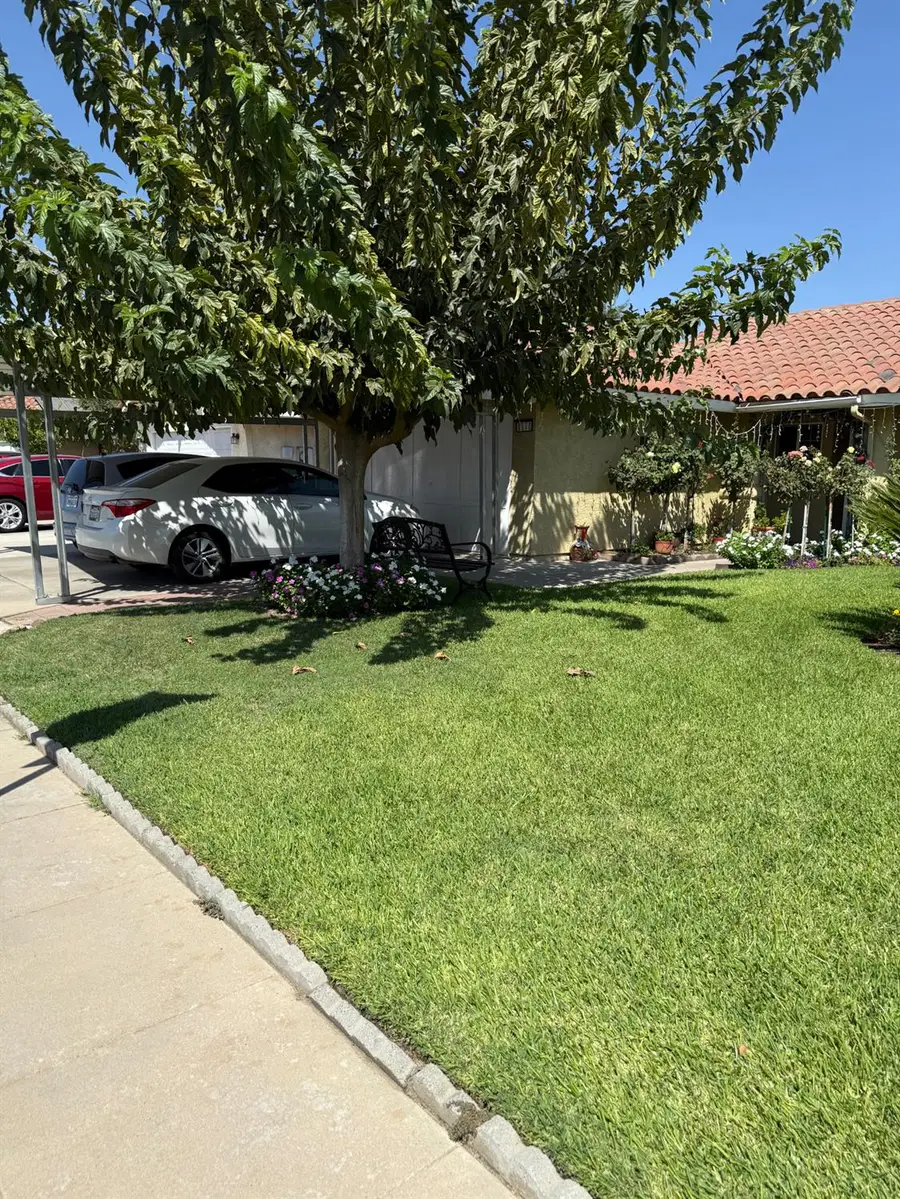 8570 S Rene Lopez, Parlier, CA 93648 - #3