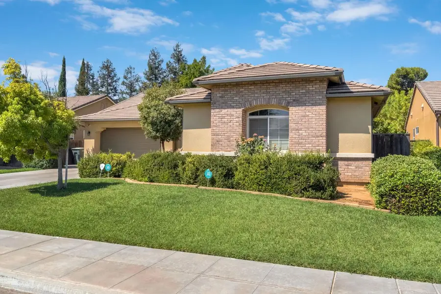 4203 N Bain Avenue, Fresno, CA 93722 - #3