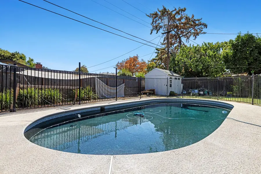 519 W Rialto Avenue, Fresno, CA 93705 - #3