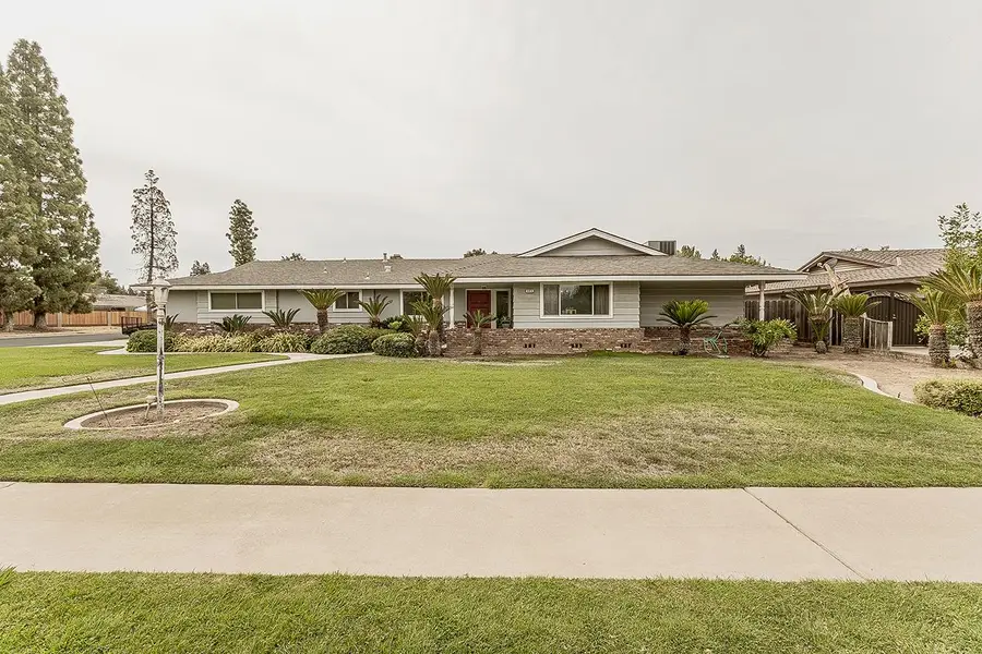 505 W Morris Avenue, Fresno, CA 93704 - #2